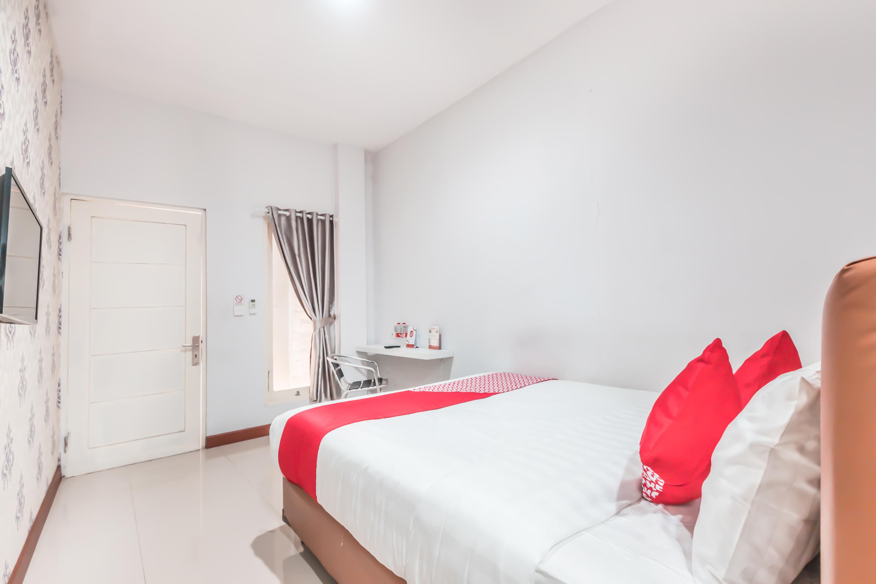 Oyo 1555 Unik Guesthouse Syariah Jakarta Buitenkant foto