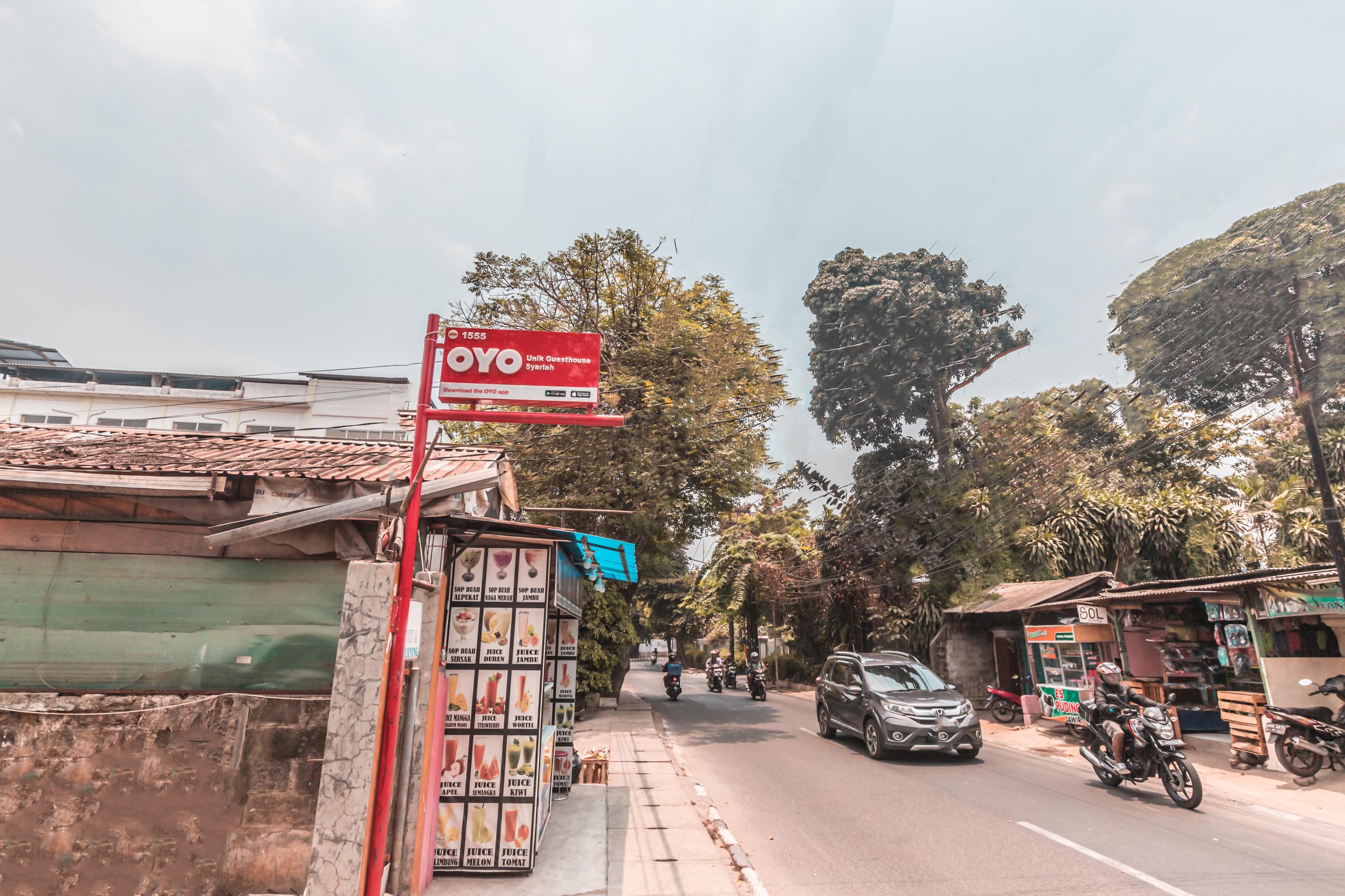 Oyo 1555 Unik Guesthouse Syariah Jakarta Buitenkant foto