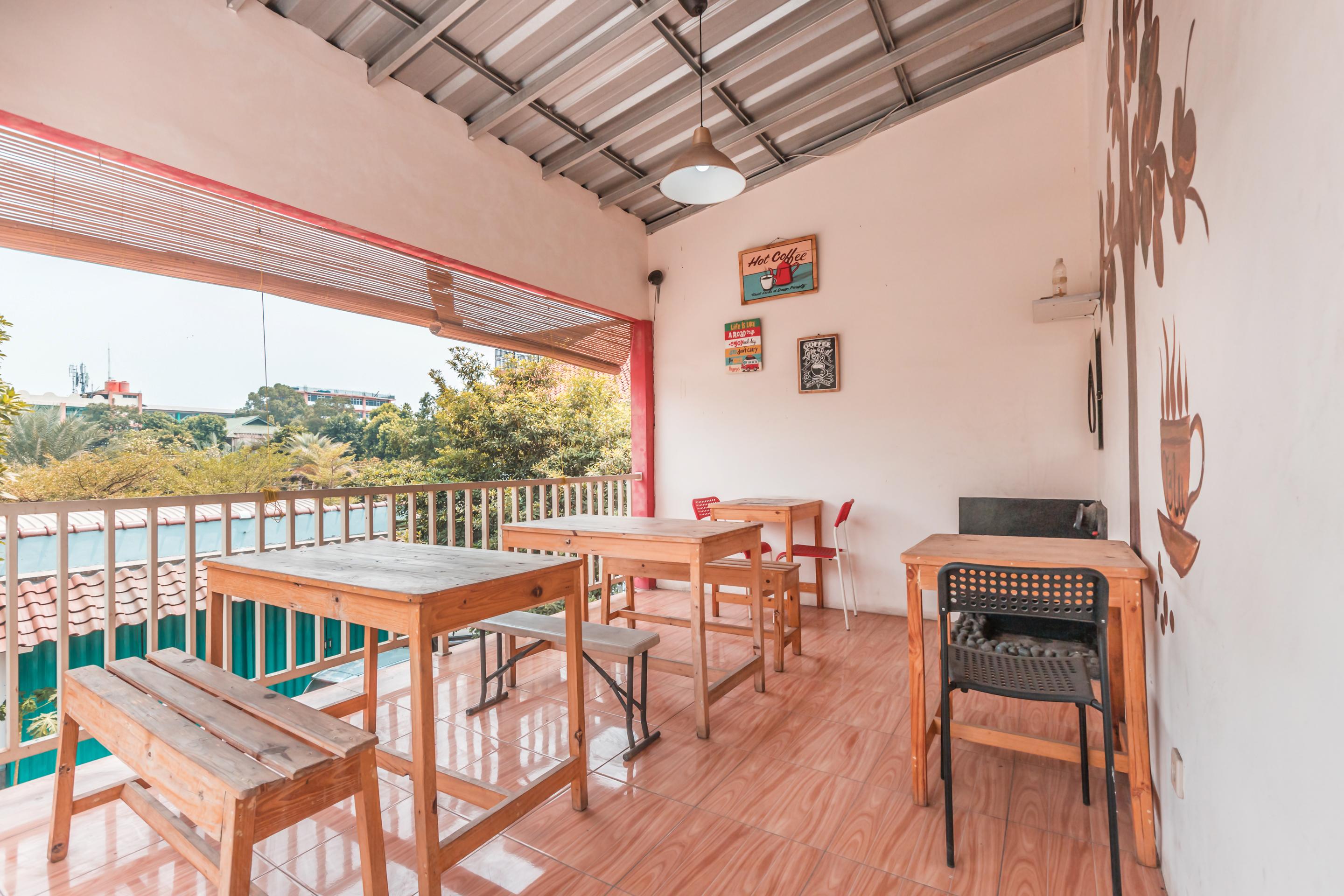 Oyo 1555 Unik Guesthouse Syariah Jakarta Buitenkant foto