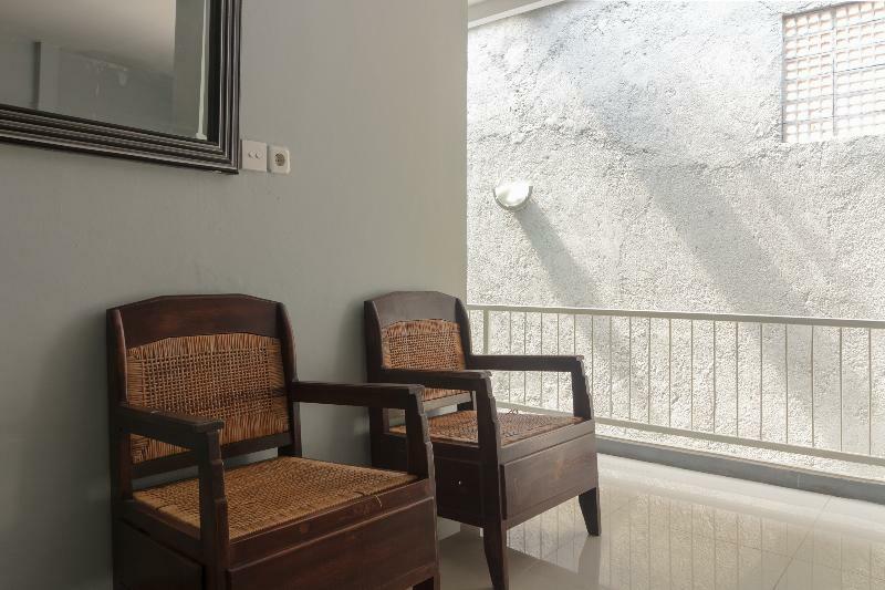 Oyo 1555 Unik Guesthouse Syariah Jakarta Buitenkant foto
